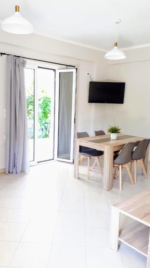 Elias Apartments Нидри Екстериор снимка